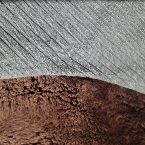 Sleeveless Bodycon Dress - Picture 4 of 4